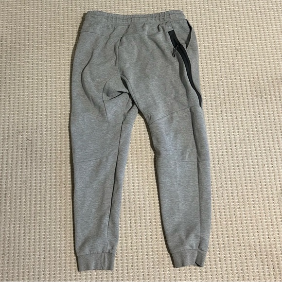 Nike Tech Sweatpants - Picture 2 of 3